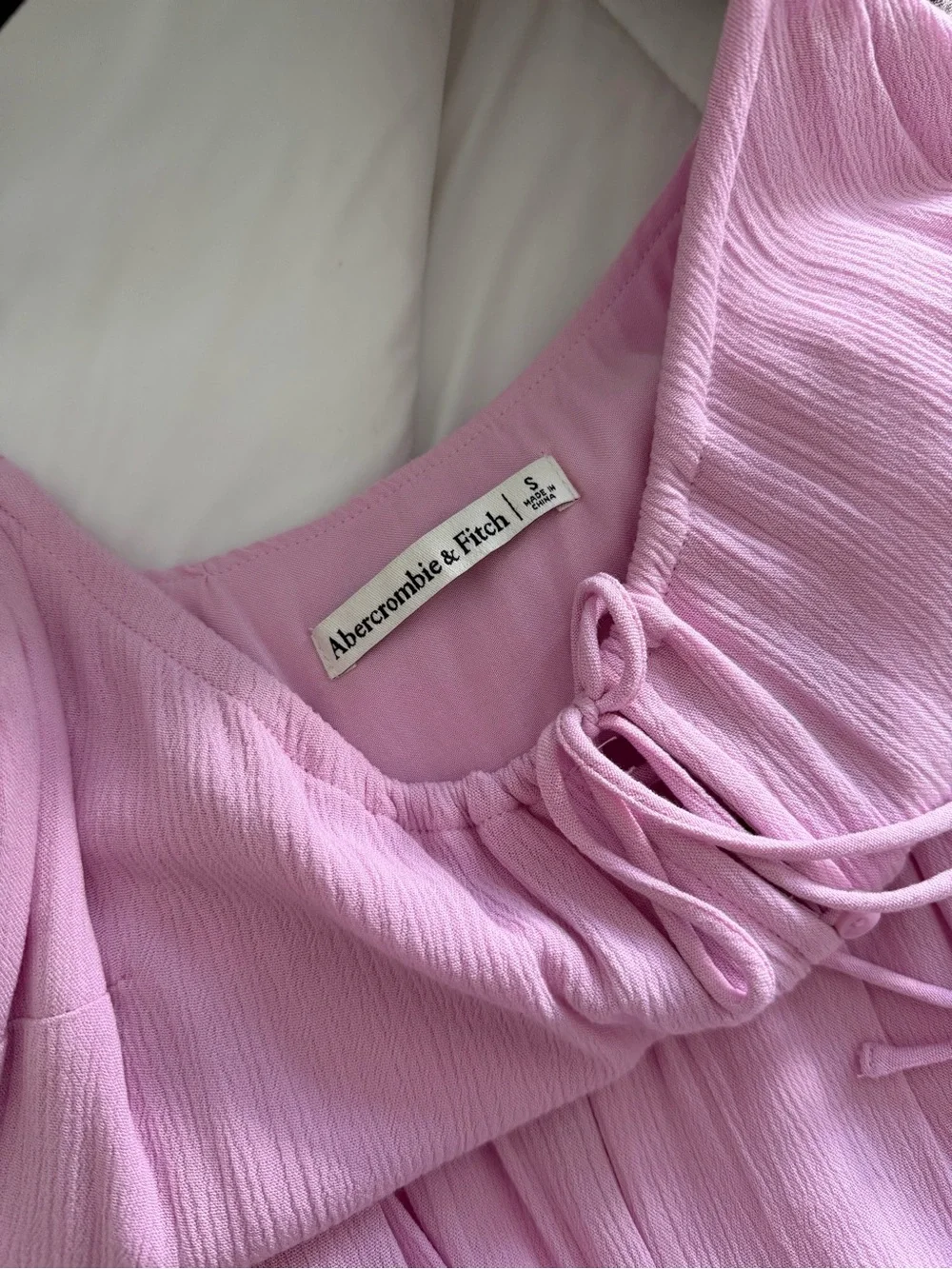 Abercrombie & Fitch lightweight pink